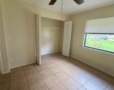 903 Se 13th Terrace - Photo Thumbnail 12