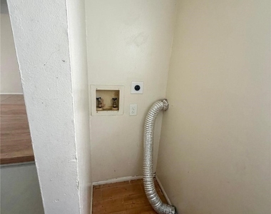 903 Se 13th Terrace - Photo Thumbnail 6