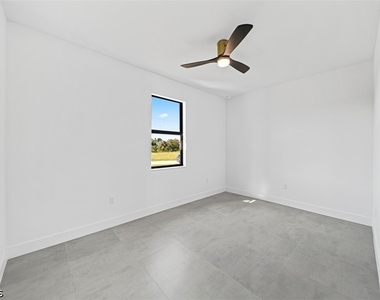 3623 Nw 45th Street - Photo Thumbnail 13