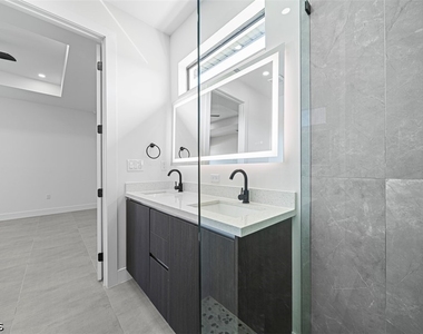 3623 Nw 45th Street - Photo Thumbnail 9