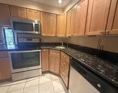 6 Windsor Hill - Photo Thumbnail 8