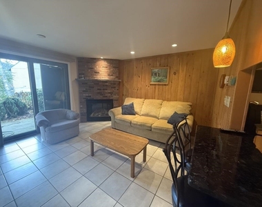6 Windsor Hill - Photo Thumbnail 7