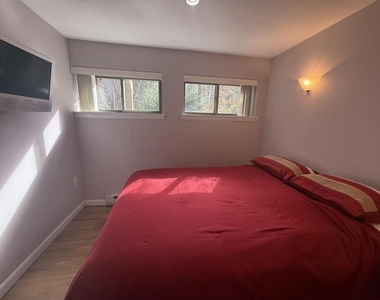 6 Windsor Hill - Photo Thumbnail 12