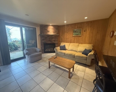 6 Windsor Hill - Photo Thumbnail 4