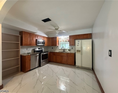 511 York Road - Photo Thumbnail 6