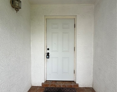 511 York Road - Photo Thumbnail 2