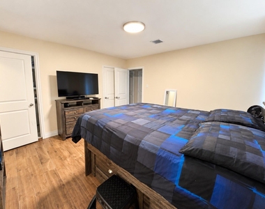 5103 Darnell Street - Photo Thumbnail 15