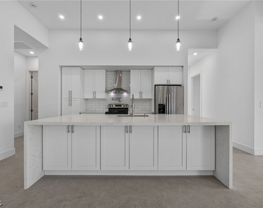 1728 Kismet Parkway W - Photo Thumbnail 32