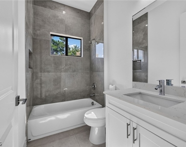 1728 Kismet Parkway W - Photo Thumbnail 19