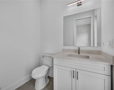 1728 Kismet Parkway W - Photo Thumbnail 33