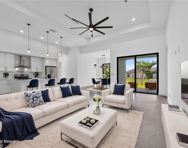 1728 Kismet Parkway W - Photo Thumbnail 1