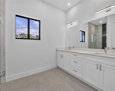 1728 Kismet Parkway W - Photo Thumbnail 25