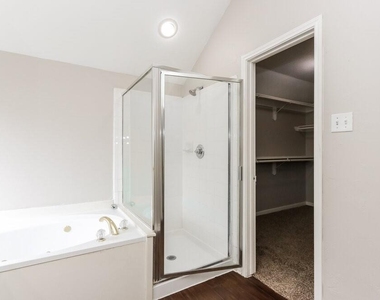 18622 Sandelford Drive - Photo Thumbnail 12