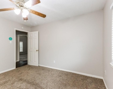18622 Sandelford Drive - Photo Thumbnail 13