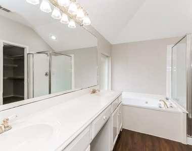 18622 Sandelford Drive - Photo Thumbnail 11