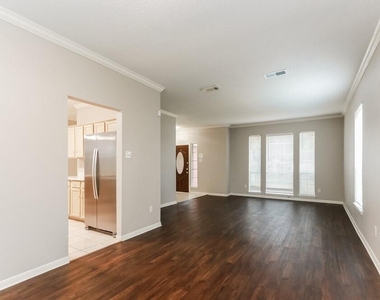 18622 Sandelford Drive - Photo Thumbnail 4