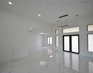 1234 Bermar Street - Photo Thumbnail 2