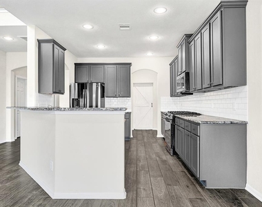 18307 Shallow Hill Court - Photo Thumbnail 6