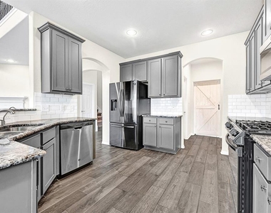 18307 Shallow Hill Court - Photo Thumbnail 7