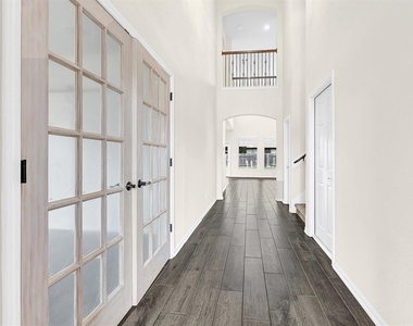18307 Shallow Hill Court - Photo Thumbnail 2