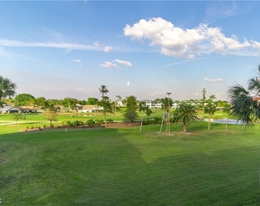 7402 Lake Breeze Drive - Photo Thumbnail 4