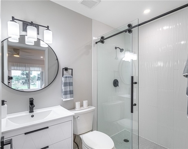 7402 Lake Breeze Drive - Photo Thumbnail 9