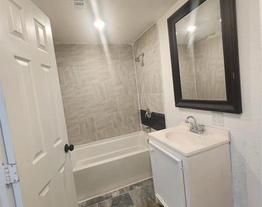 1611 De Soto Street - Photo Thumbnail 14