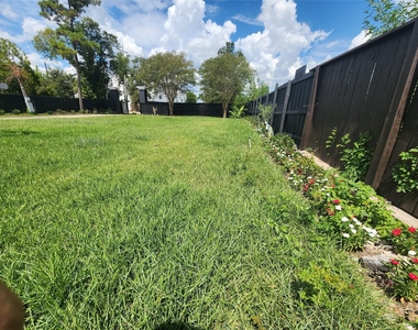 1611 De Soto Street - Photo Thumbnail 5