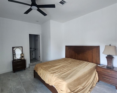 1611 De Soto Street - Photo Thumbnail 11