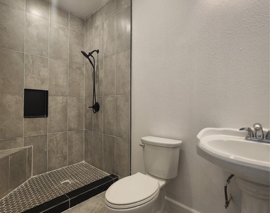 1611 De Soto Street - Photo Thumbnail 12