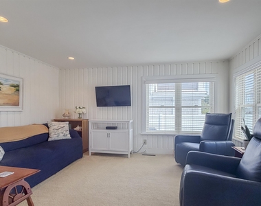 14 Lawrence - Photo Thumbnail 6