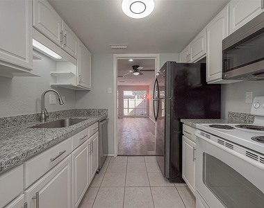 12829 Briarwest Circle - Photo Thumbnail 20
