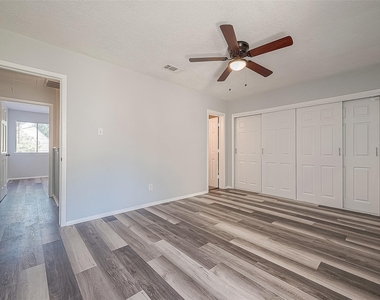 12829 Briarwest Circle - Photo Thumbnail 5