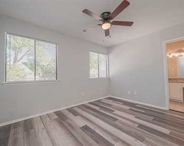 12829 Briarwest Circle - Photo Thumbnail 15