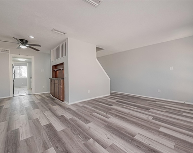 12829 Briarwest Circle - Photo Thumbnail 31