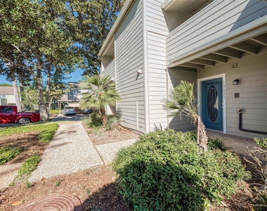 12829 Briarwest Circle - Photo Thumbnail 3