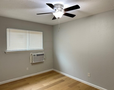 8010 Roswell Street - Photo Thumbnail 8