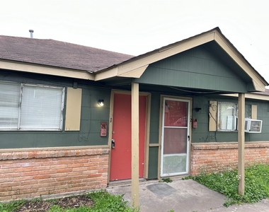 8010 Roswell Street - Photo Thumbnail 11