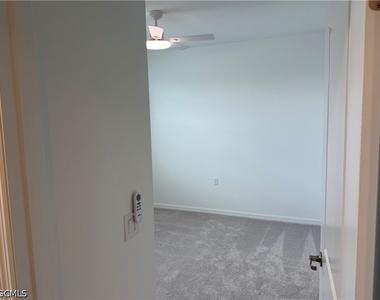 18411 Copperhead Court N - Photo Thumbnail 7