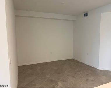 18411 Copperhead Court N - Photo Thumbnail 17