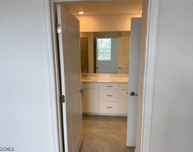 18411 Copperhead Court N - Photo Thumbnail 9