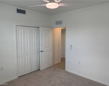 18411 Copperhead Court N - Photo Thumbnail 5