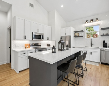 2614 Noble Street - Photo Thumbnail 7
