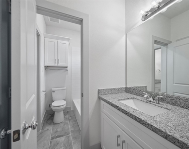 7242 Saint Augustine Street - Photo Thumbnail 21