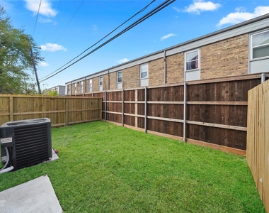 7242 Saint Augustine Street - Photo Thumbnail 22