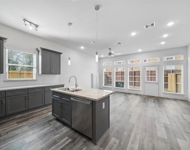 7242 Saint Augustine Street - Photo Thumbnail 5