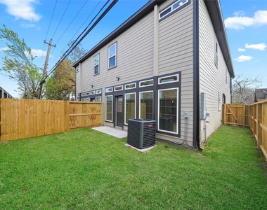 7242 Saint Augustine Street - Photo Thumbnail 23