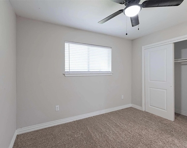 132 Oyster Creek Drive - Photo Thumbnail 15