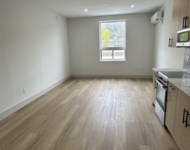215 Main - Photo Thumbnail 9