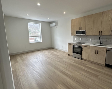215 Main - Photo Thumbnail 10